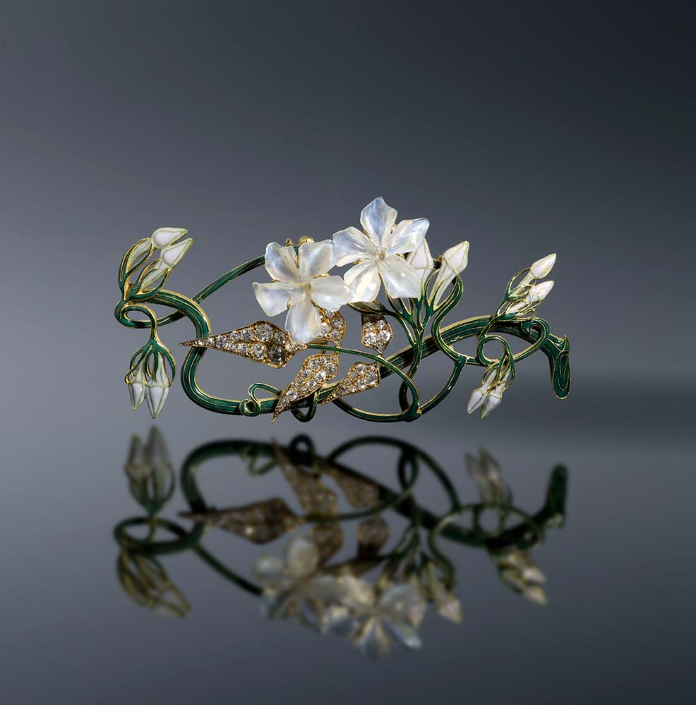 4-2024-Jewellery_Lalique_7-Ornement-de-corsage-Jasmin