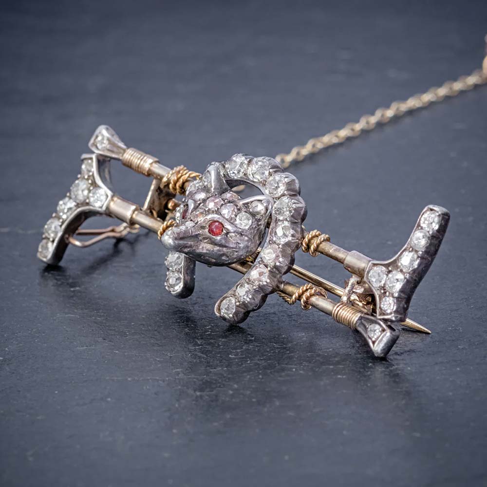 9-2024-Jewellery_Bijoux-de-chasse_03-Fox-hunting-diamonds